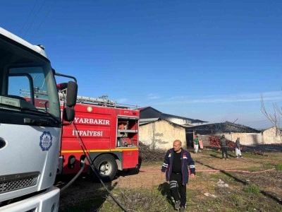 Diyarbakır&rsquo;da plastik fabrikasında yangın