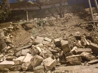 Diyarbakır&rsquo;da sağanak nedeni ile istinat duvarı &ccedil;&ouml;kt&uuml;
