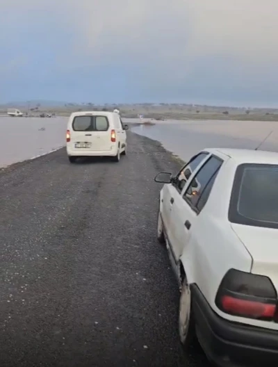 Diyarbakır&rsquo;da sağanak yağış hayatı olumsuz etkiledi
