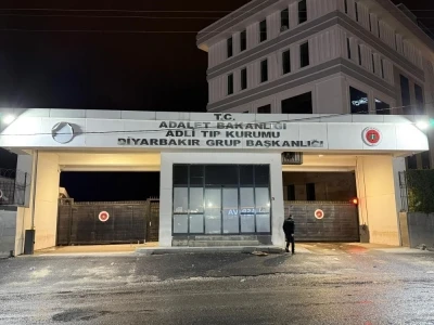Diyarbakır&rsquo;da silahlı saldırı: 1 &ouml;l&uuml;, 1 yaralı
