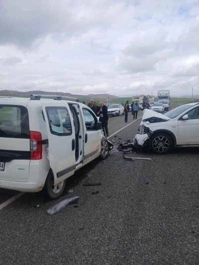 Diyarbakır&rsquo;da trafik kazası: 6 yaralı
