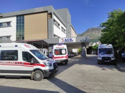 Diyarbakır&rsquo;da trafik kazası: Anne ve oğlu hayatını kaybetti, 4 kişi yaralandı
