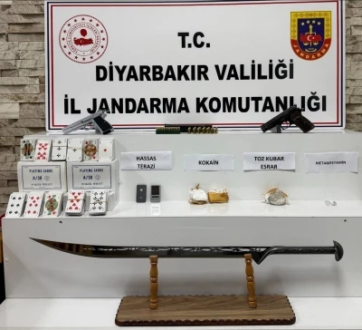 Diyarbakır&rsquo;da uyuşturucu operasyonu: 6 g&ouml;zaltı
