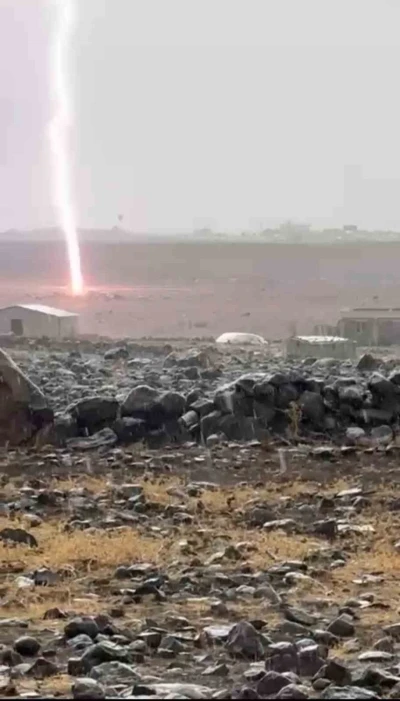 Diyarbakır’da yıldırım düşme anı kamerada
