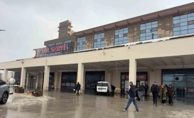 Diyarbakır&rsquo;da yol verme kavgası: 2 yaralı
