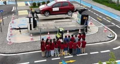 Diyarbakır Emniyetinin trafikteki farkındalık &ccedil;alışmalarında uygulamalı eğitim
