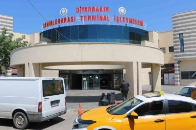 Diyarbakır Şehirler Arası Otob&uuml;s Terminal&rsquo;inde firmalar bayram tatili i&ccedil;in son g&uuml;nlerden umutlu
