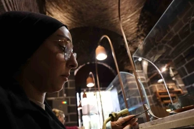 Diyarbakır surlarında &quot;Hasırevi Projesi&quot; hayata geçirildi: Binlerce yıllık ürünler burada kadınların elinde hayat bulacak
