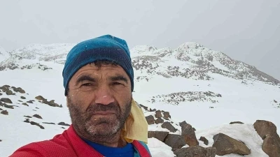 Diyarbakırlı dağcıdan S&uuml;phan Dağı&rsquo;na başarılı solo tırmanış
