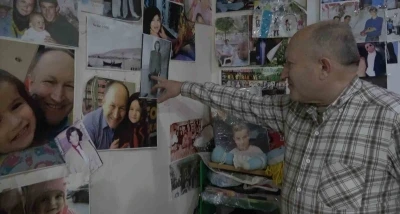 Doğduğu 7 bin nüfuslu kasabanın neredeyse tüm sakinlerinin fotoğraflarını çekip arşivledi
