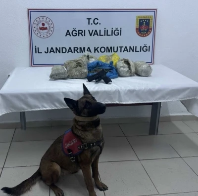 Doğubayazıt&rsquo;ta 4 kilo 198 gram kubar esrar ele ge&ccedil;irildi
