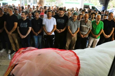 Doğum günü faciasında ölen genç kız son yolculuğuna al duvaklı gelinlikle uğurlandı
