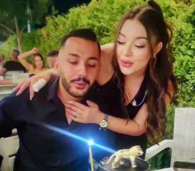 Doğum günü partisinden dönen nişanlı çift ağaca saplanan otomobilde can verdi
