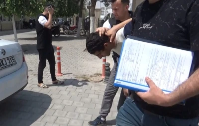 Doktor ve güvenlik görevlisini boğazından bıçaklayan zanlı tutuklandı
