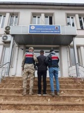 Dolandırıcılık su&ccedil;undan aranan şahıs yakalandı