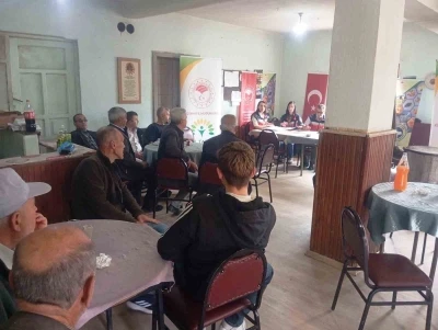Domani&ccedil;&rsquo;te ahududu yetiştiriciliği eğitimi d&uuml;zenlendi
