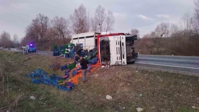Domani&ccedil;&rsquo;te kamyonet takla attı: 2 yaralı
