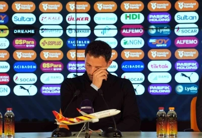 Domenico Tedesco: "Bu akşam gol atamamamız &ccedil;ılgınca geliyor"
