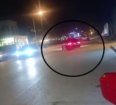 Drift atarken kameraya yakalanan sürücü dereye uçtu
