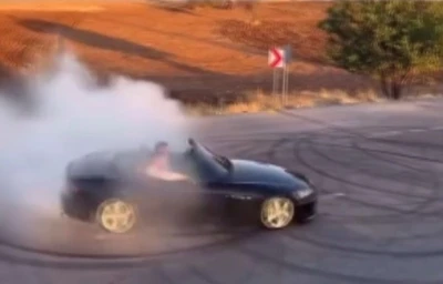 Drift attı tozu dumana kattı: O anları sosyal medyadan paylaşan sürücüye 48 bin 559 TL ceza kesildi
