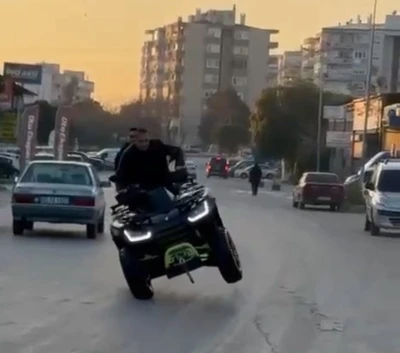 Driftin bedelini ağır &ouml;dedi: Hem ehliyetinden oldu hem 146 bin lira ceza yedi

