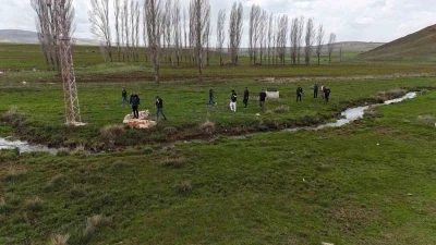 DSİ heyeti Topraksu G&ouml;leti Sulaması sahasında incelemelerde bulundu
