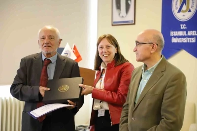 Duayen gazeteci-yazar Haluk Şahin, dijital çağın risklerini anlattı
