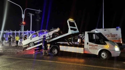 Duble yolda iki otomobil çarpıştı: 1’i ağır, 3 yaralı
