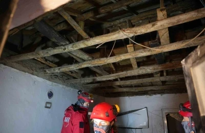 Düğün çerezi hazırlayan ailenin başına evin tavanı çöktü
