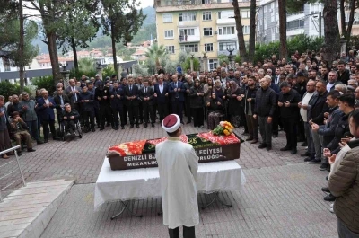 Düğün konvoyunda şarampole yuvarlanması sonucu hayatını kaybeden genç son yolculuğuna uğurlandı

