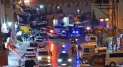 D&uuml;ğ&uuml;n salonu &ouml;n&uuml;nde silahlı saldırıya uğrayan gen&ccedil; ağır yaralandı