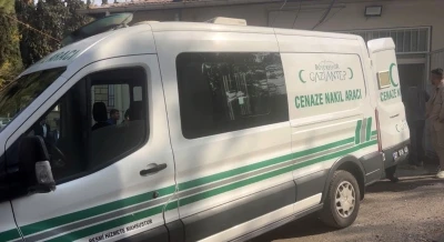 D&uuml;ğ&uuml;n salonu &ouml;n&uuml;nde silahlı saldırıya uğrayan gen&ccedil; kurtarılamadı
