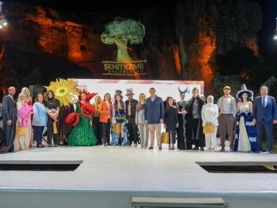 D&uuml;l&uuml;k Antik Kenti, &rsquo;Moda Tasarım Haftası&rsquo; defilesine ev sahipliği yaptı
