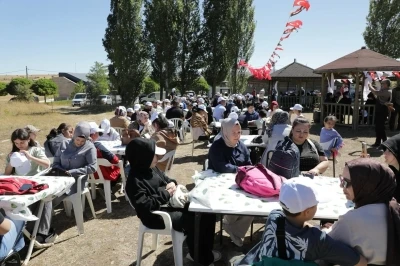 Dumlupınar’da bursiyerler geleneksel piknik şöleninde buluştu
