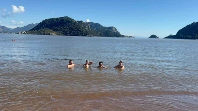 D&uuml;n sağanak yağış, bug&uuml;n deniz keyfi
