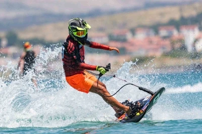 D&uuml;nya Motosurf Şampiyonası&rsquo;nda heyecan başladı
