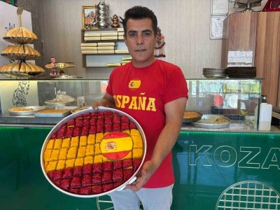 D&uuml;nyaca &uuml;nl&uuml; Gaziantep baklavası d&uuml;nya şampiyonu İspanya renklerine b&uuml;r&uuml;nd&uuml;
