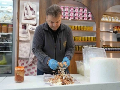 D&uuml;nyaca &uuml;nl&uuml; şeften Kastamonu pastırmasına tam not: "Asıl bunların meşhur olması lazımken Kayseri meşhur olmuş"
