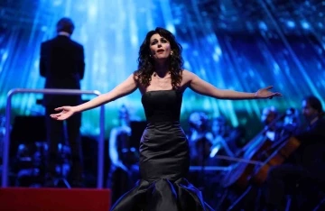 D&uuml;nyaca &uuml;nl&uuml; soprano Emma Shapplin 9 Ekim&rsquo;de Antalya&rsquo;da
