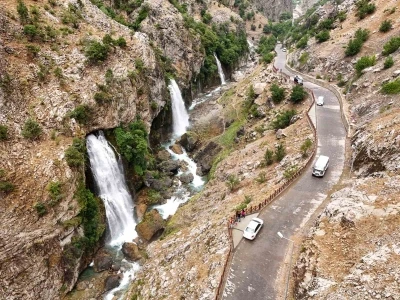 Dünyanın en yüksekteki ikinci şelalesi havadan görüntülendi: Eşsiz manzarası kendine hayran bıraktırdı
