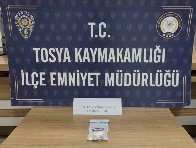 Durdurulan ara&ccedil;ta uyuşturucuyla yakalanan bir ş&uuml;pheli tutuklandı
