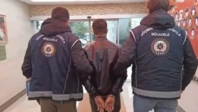 Durdurulan ş&uuml;pheli ara&ccedil;ta 5 ka&ccedil;ak g&ouml;&ccedil;men yakalandı
