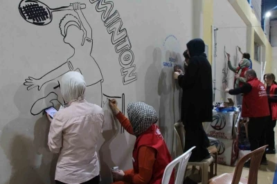 Duvarlar rengarenk oldu
