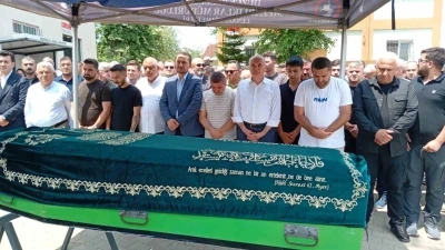 D&uuml;zce Belediye Başkanı &Ouml;zl&uuml;&rsquo;n&uuml;n şof&ouml;r&uuml; son yolculuğuna uğurlandı
