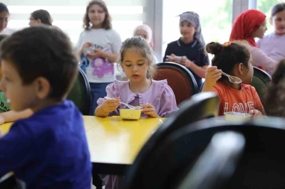 D&uuml;zce Belediyesi &ccedil;ocuk &uuml;niversitesinden aşure etkinliği
