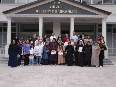 D&uuml;zce Belediyesi hizmette, kadınlar keşifte
