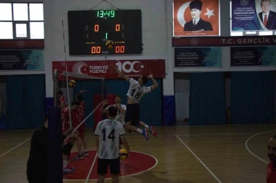 Düzce Belediyesi Spor Akademisi Voleybol Takımı ilk maçında galip
