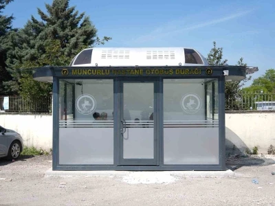 D&uuml;zce&rsquo;de 7. akıllı durak hastane &ouml;n&uuml;ne konuldu
