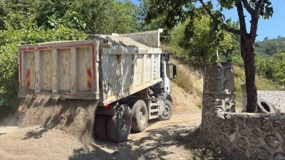 D&uuml;zce&rsquo;de asfalt &ccedil;alışmaları devam ediyor
