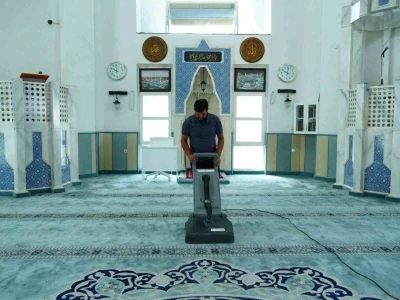 Düzce’de camiler temizleniyor
